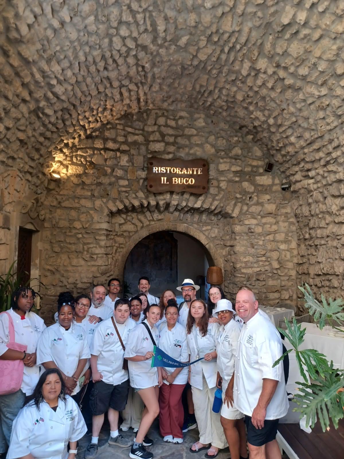 Group in front of Il Buco